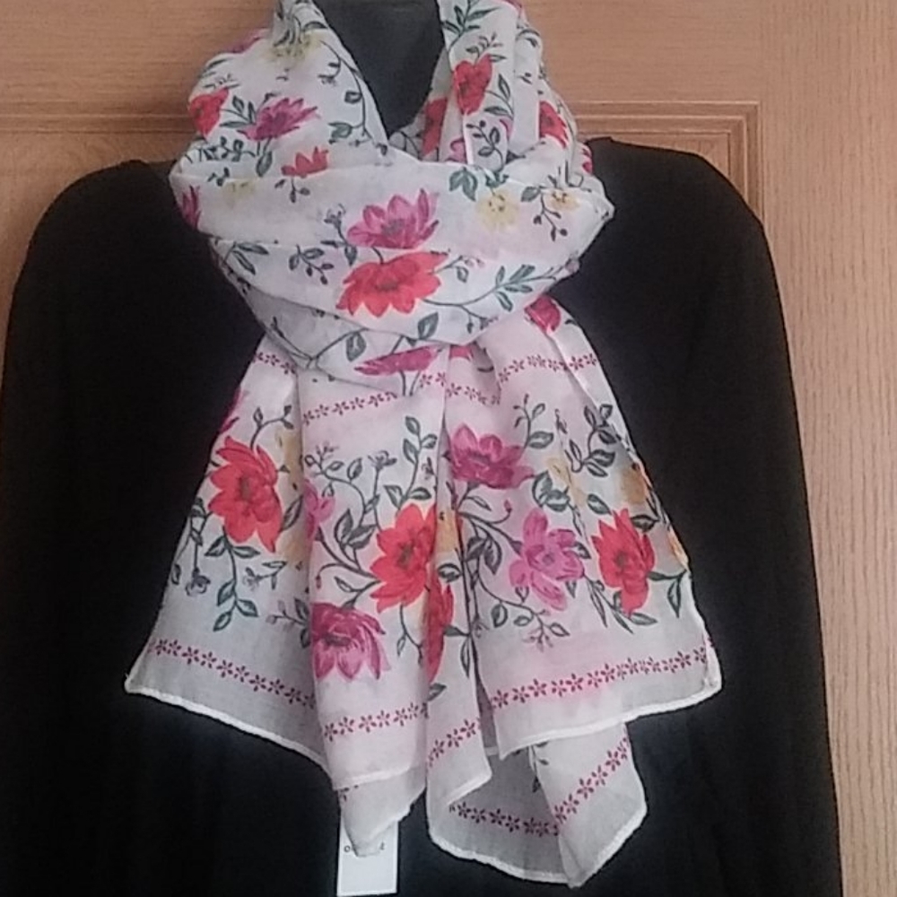 NWT Old navy scarf